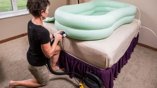 Includes wet/dry vacuum to inflate and deflate quickly and easily