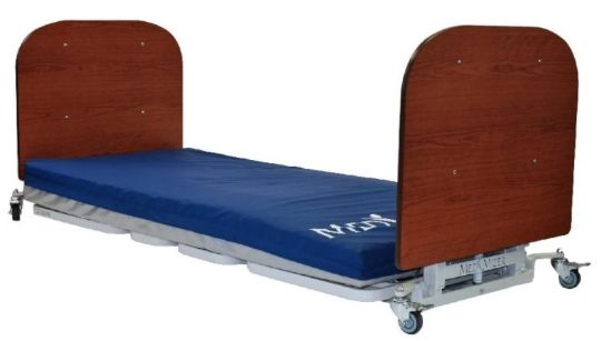 Expandable sleep surface to accommodate bariatric patients and provide spacious comfort