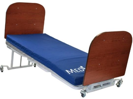 Partitioned bed deck for reclined and Cardiac Chair positions