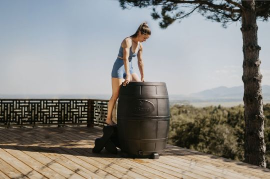 Effective upright design. The Ice Barrel 400 allows you to stay in a comfortable natural upright position. It also lets you easily submerge as much of your body as you want, even dunking completely
