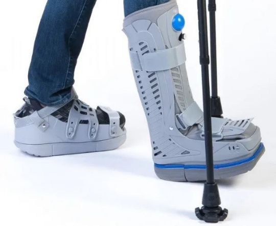 Ergoactives Level-Up Shoe Height Balancer is available in black