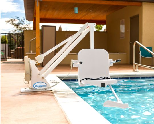 Range 2 Pool Lift with White Frame and White Seat