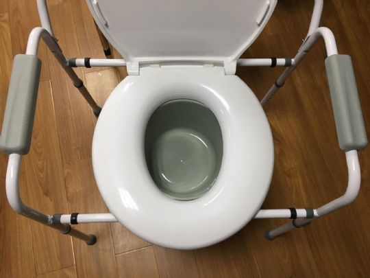 Wide, comfortable seat is 75% larger than a standard toilet seat
