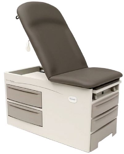 The simple pneumatic backrest provides easy patient positioning. 