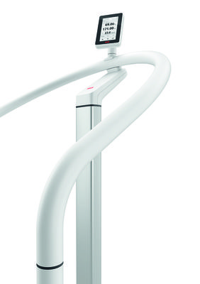 Ergonomic handrail allows patients to step on the scale easier and reduces the risks of falls.