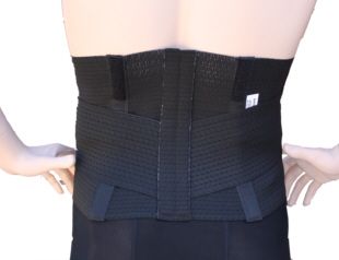Dual closure straps support the back while lifting the abdomen