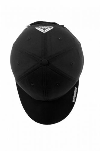 Prepping this cap is as easy as soaking it in cold water for one to two minutes, squeezing out the excess, and donning.