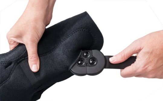 The image above shows where you can insert the hinge into the Knee Brace