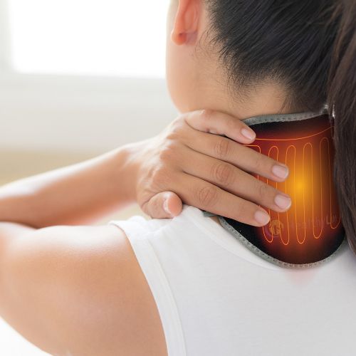 Carefully directs heat therapy to relieve the muscles of the neck/upper back