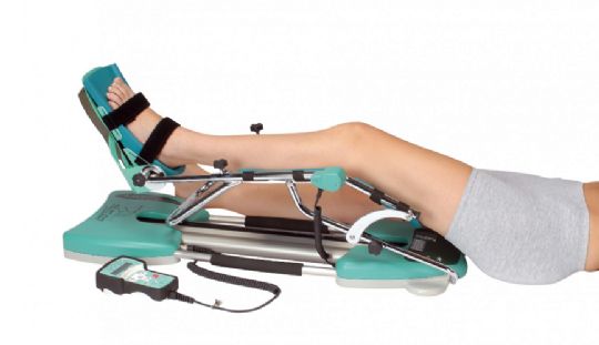 Spectra Essential Knee CPM Machine (Shown with Optional Green Foam Pad Kit with Black Straps)
