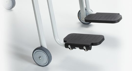 Swing-away footrests for smooth transfers