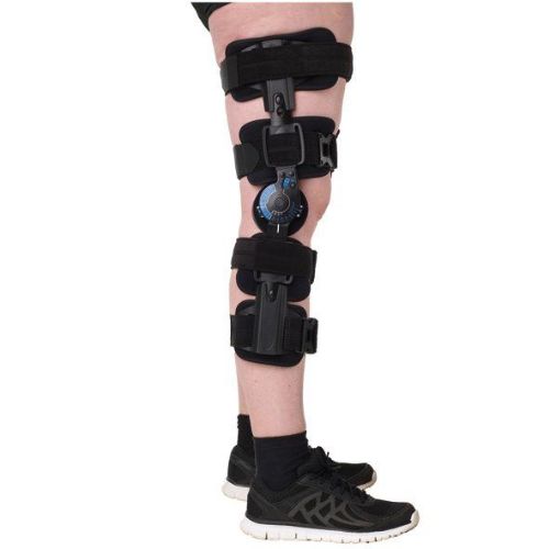Fully extended knee brace