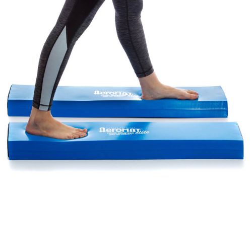 Supportive foam provides proper toe and foot grip