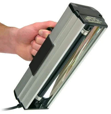 GF Lamp Two 4-Watt integrally filtered tube, 620 Typical Peak Intensity