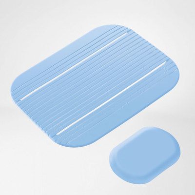 Two custom soft pads provide targeted gentle pressure