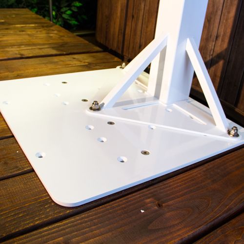 The wood deck anchor kit consists of an anchor plate and anchor brackets to ensure a sturdy hold. 