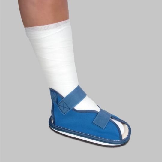 The Cast Boot is ambidextrous - meaning, it can be worn either your left or right foot