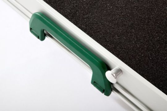 Handles are softly rounded for a good grip and comfort while carrying the ramp