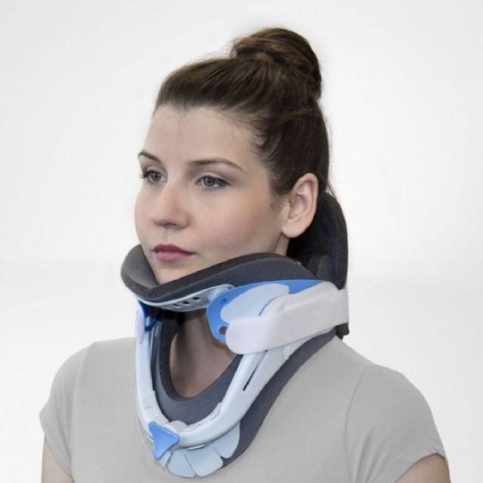 Comfortable and adjustable cervical collar providing neck stabilization