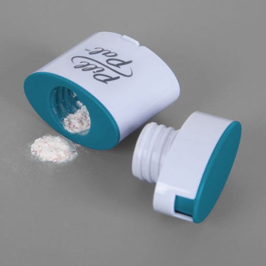 Screw design crushes pills into fine powder