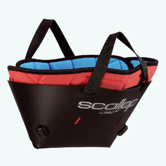 The scallop is collapsible and has handles for easy transport 