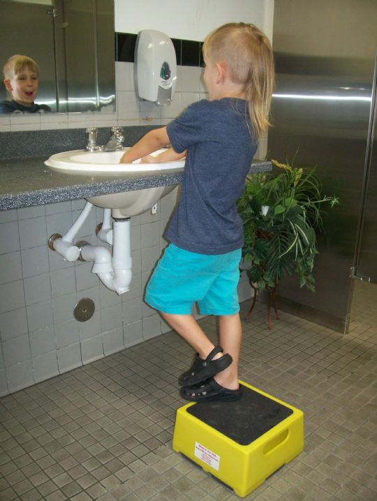 Works well in daycares and schools to help little ones reach the sink. 
