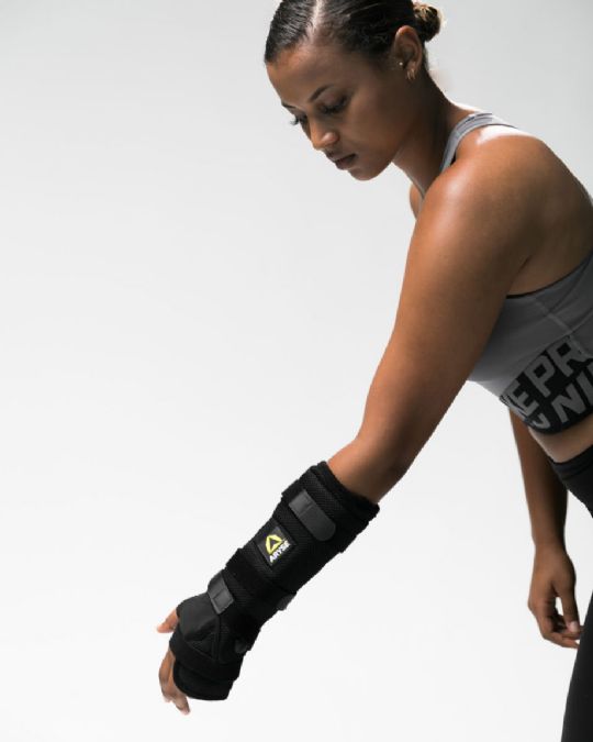 The MetForce Universal Wrist Brace offers protection during recovery from injury.