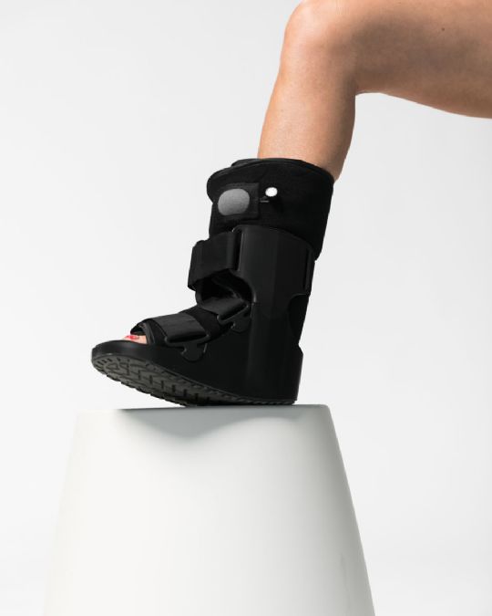 Inflatable air bladder allows for personalized pressure and support