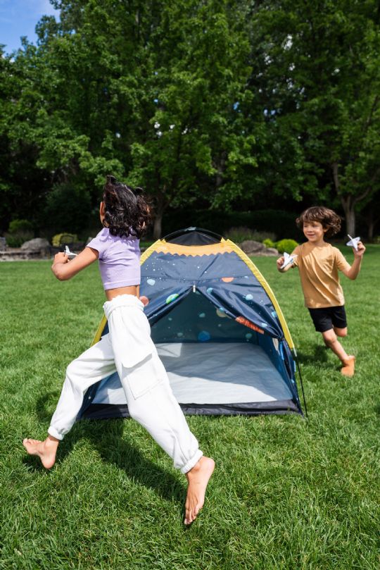 Durable polyester dome tent great for indoor/outdoor use