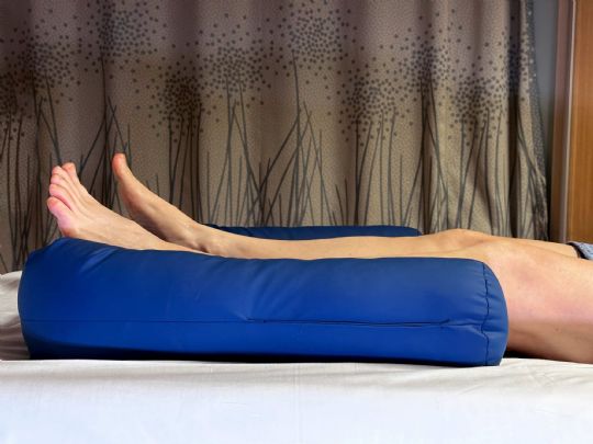 Pressure relief and comfort without restricting leg movement