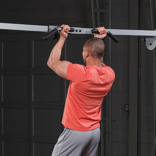 Allows full extension and contraction when doing chin-ups and lat pull-ups