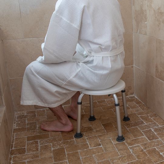 Comfortably sit in the shower 