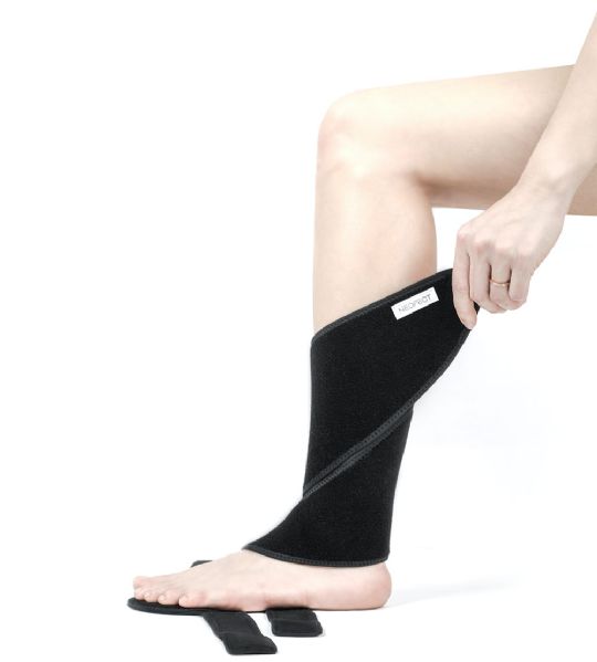 The drop foot brace features a wide 4.5 inch strap that ensures the ankle is supported without cutting off circulation to the foot.