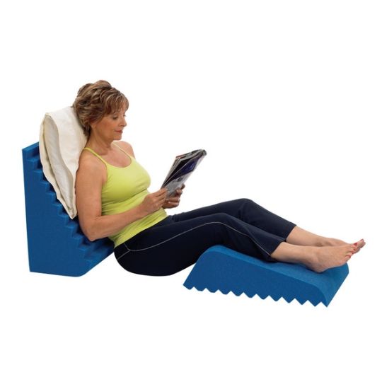 Reading comfortably with the fully adjustable personal wedge pillow set