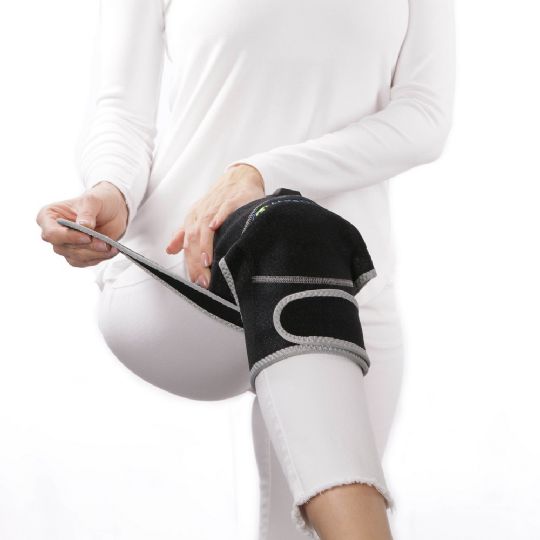 Adjustable, comfortable wrap can be used with either knee interchangeably