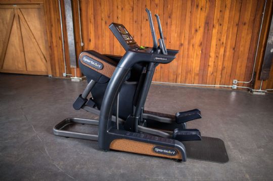 Capable of switching between Elliptical, Stepper, and Cycle movements