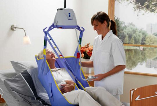 The Maxi Sky 440 Portable 2 Point Cassette safely and comfortably lifts individuals from bed