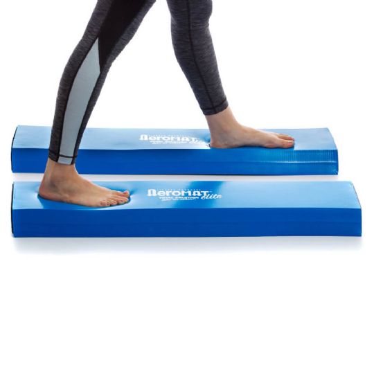 Supportive foam provides proper toe and foot grip