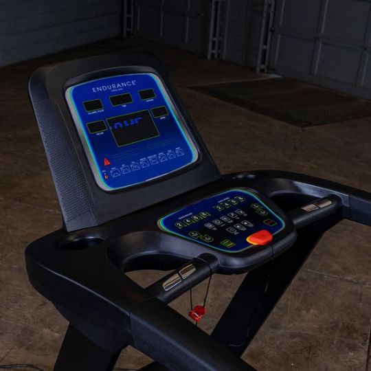 The treadmill controls - its lights are clear and doesn't hurt the eyes
