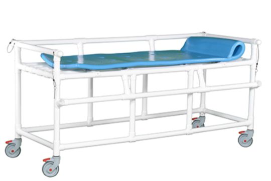 A safe and efficient way to move immobile patients to and from the bathing area