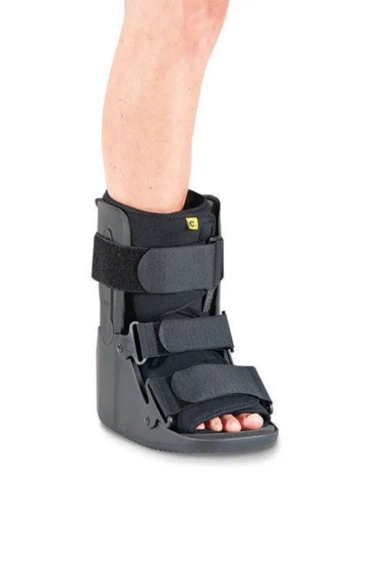 Short orthopedic boot best sale