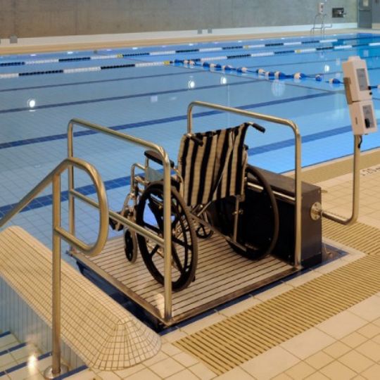 Glacier Platform Ada Compliant Swimming, Hydraulic Chair Lift For Swimming Pool
