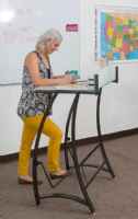 Kinesthetic Classroom Executive Standing Desk with Tempered Glass Top