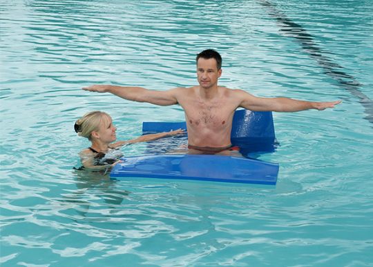 Suitable for floor exercises or hydrotherapy (Atlas)