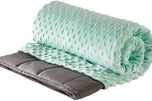 The weighted blanket is easily removed from the duvet cover, allowing both components to be washed with ease.